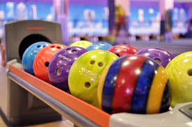 Игра в боулинг в Санкт-Петербурге.Ultra Подарки. Игра в боулинг в Санкт-Петербурге. Сервис: UltraPodarki.ru 8 800 505 95 30. Игра в боулинг, игра в боулинг Санкт-Петербург, боулинг Санкт-Петербург, купить боулинг Санкт-Петербург, играть в боулинг, играть в боулинг Санкт-Петербург