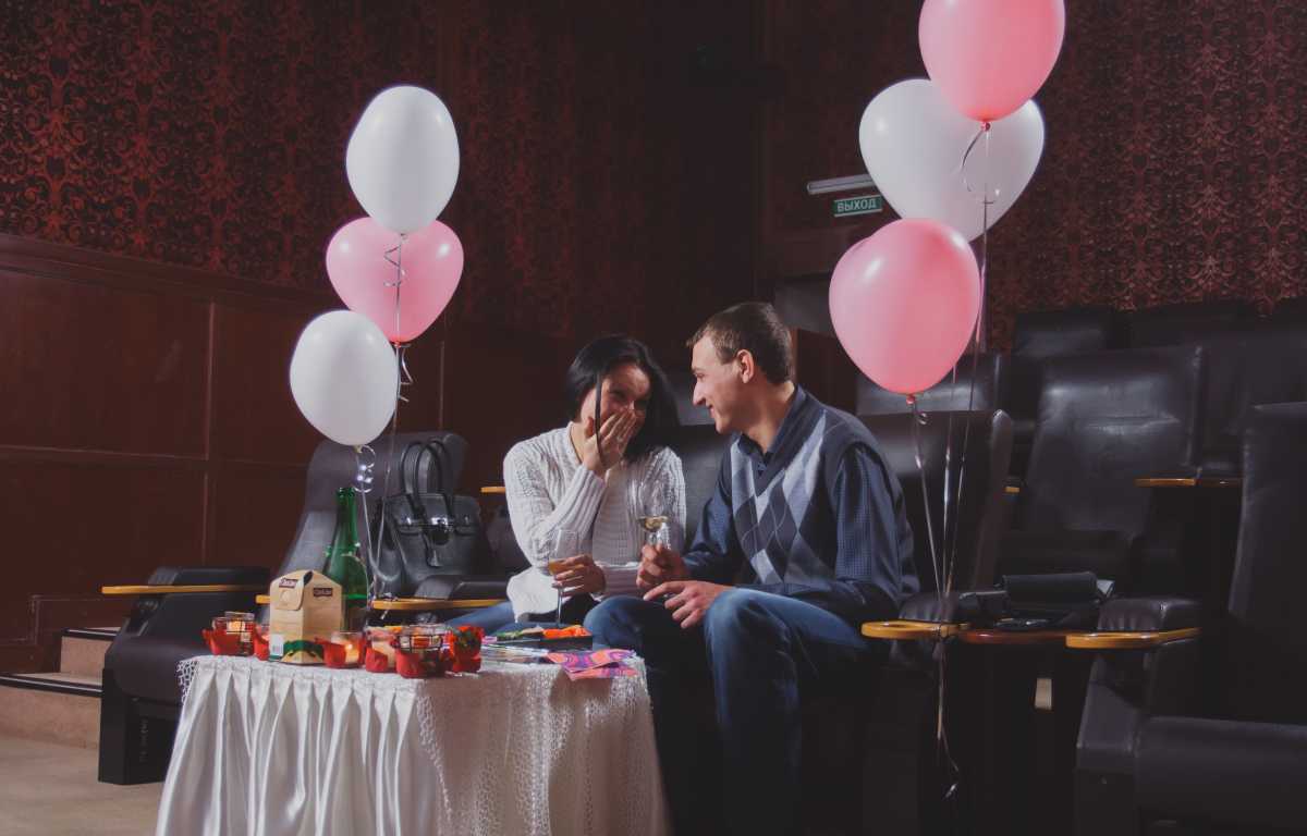 Романтическое свидание в кинотеатре в Санкт-Петербурге