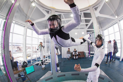 Полёт в аэротрубе  в Санкт-Петербурге. Ultra Подарки. Полёт в аэротрубе  в Санкт-Петербурге. Попробуйте полёт в аэротрубе . Сервис: UltraPodarki.ru 8 800 505 95 30. Полёт в аэротрубе , аэротруба Санкт-Петербург, полёт Санкт-Петербург