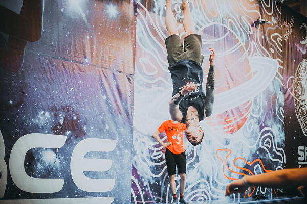  Батутный центр в Санкт-Петербурге. Сервис Ultra Подарки. Купить подарочный сертификат в батутный центр, попробуйте прыжки на батуте в Санкт-Петербурге. Сервис UltraPodarki.ru 8 (800) 555 95-30.. Батутный центр , батутный центр, батутный центр цены, батутный центр в Санкт-Петербурге,  батутный парк, батут прыгать, прыжки +на батуте, батут Санкт-Петербург, батут спорт