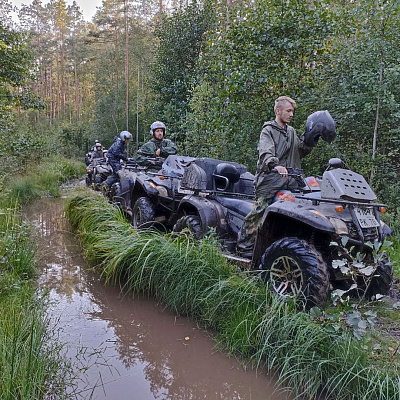 Катание на квадроциклах летом в Санкт-Петербурге. Сервис Ultra Подарки. Подарочный сертификат на катание на квадроциклах летом и зимой в Санкт-Петербурге. Закажите прокат квадроциклов недорого и наслаждайтесь активным отдыхом с друзьями. Выбирайте живописные маршруты для езды на квадроциклах. Сервис UltraPodarki.ru 8800-505-9530. Катание на квадроциклах, Прокат квадроциклов, езда на квадроцикле, прокат квадроциклов Санкт-Петербург, катание на квадроциклах Санкт-Петербург, Катание на квадроциклах зимой, Катание на квадроциклах летом, Сертификат на катание на квадроциклах 

