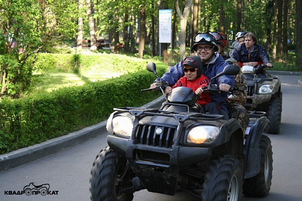 Катание на квадроциклах летом в Санкт-Петербурге. Сервис Ultra Подарки. Подарочный сертификат на катание на квадроциклах летом и зимой в Санкт-Петербурге. Закажите прокат квадроциклов недорого и наслаждайтесь активным отдыхом с друзьями. Выбирайте живописные маршруты для езды на квадроциклах. Сервис UltraPodarki.ru 8800-505-9530. Катание на квадроциклах, Прокат квадроциклов, езда на квадроцикле, прокат квадроциклов Санкт-Петербург, катание на квадроциклах Санкт-Петербург, Катание на квадроциклах зимой, Катание на квадроциклах летом, Сертификат на катание на квадроциклах 

