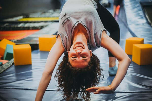  Батутный центр в Санкт-Петербурге. Сервис Ultra Подарки. Купить подарочный сертификат в батутный центр, попробуйте прыжки на батуте в Санкт-Петербурге. Сервис UltraPodarki.ru 8 (800) 555 95-30.. Батутный центр , батутный центр, батутный центр цены, батутный центр в Санкт-Петербурге,  батутный парк, батут прыгать, прыжки +на батуте, батут Санкт-Петербург, батут спорт