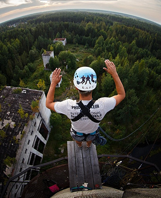 Роупджампинг - прыжки с верёвкой в Санкт-Петербурге. Подарочные сертификаты Ultra Подарки. Роупджампинг в Санкт-Петербурге - Экстремальный оригинальный подарок или подарочный сертификат на Роупджампинг - прыжки с верёвкой. Сервис UltraPodarki.ru 8-800-505-95-30. роупджампинг Санкт-Петербург, прыжок веревка Санкт-Петербург, роупджампинг, прыжок веревка, прыжок с веревкой, Подарок, подарочный сертификат, экстрим, экстремальный подарок