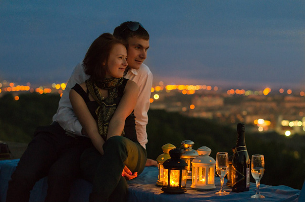 Романтическое свидание на крыше в Санкт-Петербурге. Ultra Подарки. Купить романтическое свидание на крыше в Санкт-Петербурге. Подарите самым близким незабываемые моменты и почувствуйте друг друга ещё ближе. Сервис UltraPodarki.ru 8 800 505 95 30. Романтическое свидание на крышев Санкт-Петербурге, свидание на крышев Санкт-Петербурге, свидание, сертификат на свидание на крыше, сертификат на свидание в Санкт-Петербурге, купить свидание на крыше, купить свидание Санкт-Петербург