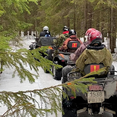 Катание на квадроциклах летом в Санкт-Петербурге. Сервис Ultra Подарки. Подарочный сертификат на катание на квадроциклах летом и зимой в Санкт-Петербурге. Закажите прокат квадроциклов недорого и наслаждайтесь активным отдыхом с друзьями. Выбирайте живописные маршруты для езды на квадроциклах. Сервис UltraPodarki.ru 8800-505-9530. Катание на квадроциклах, Прокат квадроциклов, езда на квадроцикле, прокат квадроциклов Санкт-Петербург, катание на квадроциклах Санкт-Петербург, Катание на квадроциклах зимой, Катание на квадроциклах летом, Сертификат на катание на квадроциклах 

