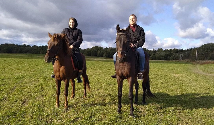 Конная прогулка в Санкт-Петербурге. Подарочные сертификаты Ultra Подарки. Купить оригинальный подарок или подарочный сертификат на Конная прогулка в Санкт-Петербурге. Сервис UltraPodarki.ru 8-800-505-9530. Катание на лошадях, Прогулка на лошади, Прогулка на лошадях для двоих, Конная прогулка, конный клуб, Конный клуб, конная прогулка, конная прогулка в Санкт-Петербурге