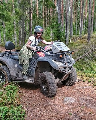 Катание на квадроциклах летом в Санкт-Петербурге. Сервис Ultra Подарки. Подарочный сертификат на катание на квадроциклах летом и зимой в Санкт-Петербурге. Закажите прокат квадроциклов недорого и наслаждайтесь активным отдыхом с друзьями. Выбирайте живописные маршруты для езды на квадроциклах. Сервис UltraPodarki.ru 8800-505-9530. Катание на квадроциклах, Прокат квадроциклов, езда на квадроцикле, прокат квадроциклов Санкт-Петербург, катание на квадроциклах Санкт-Петербург, Катание на квадроциклах зимой, Катание на квадроциклах летом, Сертификат на катание на квадроциклах 

