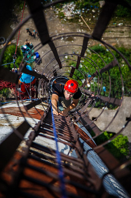 Роупджампинг - прыжки с верёвкой в Санкт-Петербурге. Подарочные сертификаты Ultra Подарки. Роупджампинг в Санкт-Петербурге - Экстремальный оригинальный подарок или подарочный сертификат на Роупджампинг - прыжки с верёвкой. Сервис UltraPodarki.ru 8-800-505-95-30. роупджампинг Санкт-Петербург, прыжок веревка Санкт-Петербург, роупджампинг, прыжок веревка, прыжок с веревкой, Подарок, подарочный сертификат, экстрим, экстремальный подарок