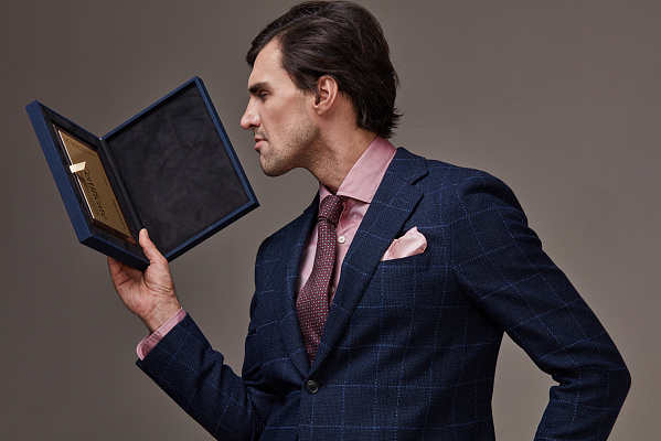 Индивидуальный пошив мужского костюма в Санкт-Петербурге. Ultra Подарки. Индивидуальный пошив мужского костюма в Санкт-Петербурге. Сервис: UltraPodarki.ru 8 800 505 95 30
. Индивидуальный пошив мужского костюма, пошив костюма на заказ, пошив пиджака, пошив брюк, пошив мужского костюма