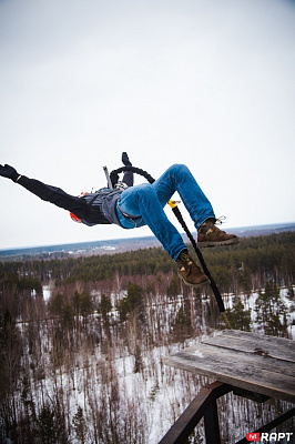 Роупджампинг - прыжки с верёвкой в Санкт-Петербурге. Подарочные сертификаты Ultra Подарки. Роупджампинг в Санкт-Петербурге - Экстремальный оригинальный подарок или подарочный сертификат на Роупджампинг - прыжки с верёвкой. Сервис UltraPodarki.ru 8-800-505-95-30. роупджампинг Санкт-Петербург, прыжок веревка Санкт-Петербург, роупджампинг, прыжок веревка, прыжок с веревкой, Подарок, подарочный сертификат, экстрим, экстремальный подарок