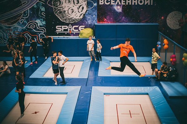  Батутный центр в Санкт-Петербурге. Сервис Ultra Подарки. Купить подарочный сертификат в батутный центр, попробуйте прыжки на батуте в Санкт-Петербурге. Сервис UltraPodarki.ru 8 (800) 555 95-30.. Батутный центр , батутный центр, батутный центр цены, батутный центр в Санкт-Петербурге,  батутный парк, батут прыгать, прыжки +на батуте, батут Санкт-Петербург, батут спорт