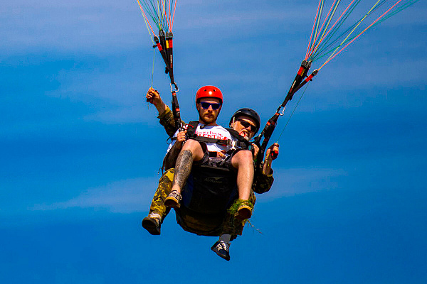 Полёт с инструктором на параплане в Санкт-Петербурге. Ultra Подарки. Полёт с инструктором на параплане в Санкт-Петербурге. Попробуйте полёт на двухместном параплане над столицей. Сервис: UltraPodarki.ru 8 800 505 95 30. Полёт на параплане, полёт на параплане Санкт-Петербург, полёт с инструктором на параплане Санкт-Петербург, полёт с инструктором на параплане, параплан Санкт-Петербург, параплан, парапланеризм Санкт-Петербург, купить параплан Санкт-Петербург