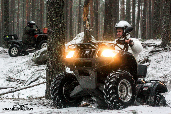 Прокат квадроциклов летом в Санкт-Петербурге. Сервис Ultra Подарки. Подарочный сертификат на прокат квадроциклов летом и зимой в Санкт-Петербурге. Закажите катание на квадроциклах недорого и наслаждайтесь активным отдыхом с друзьями. Выбирайте живописные маршруты для езды на квадроциклах. Сервис UltraPodarki.ru 8800-505-9530. Катание на квадроциклах, Прокат квадроциклов, езда на квадроцикле, прокат квадроциклов Санкт-Петербург, катание на квадроциклах Санкт-Петербург, Катание на квадроциклах зимой, Катание на квадроциклах летом, Сертификат на катание на квадроциклах 

